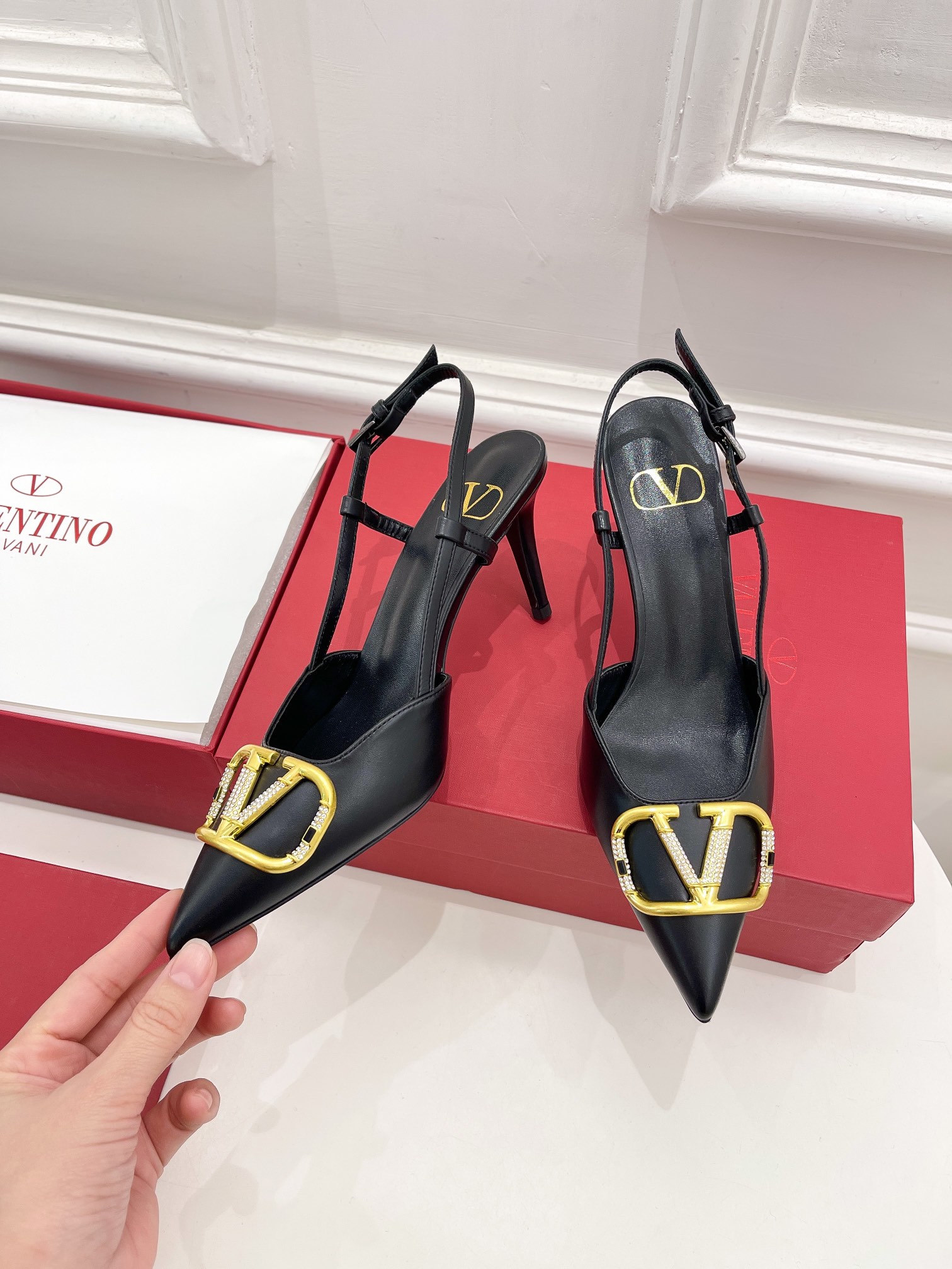 VALENTINO 2021/SS NEW VALENTINO 2022 SPRING AND SUMMER NEW LARGE V DIAMIND BUCKLE HIGH HEELS ON THE NEW