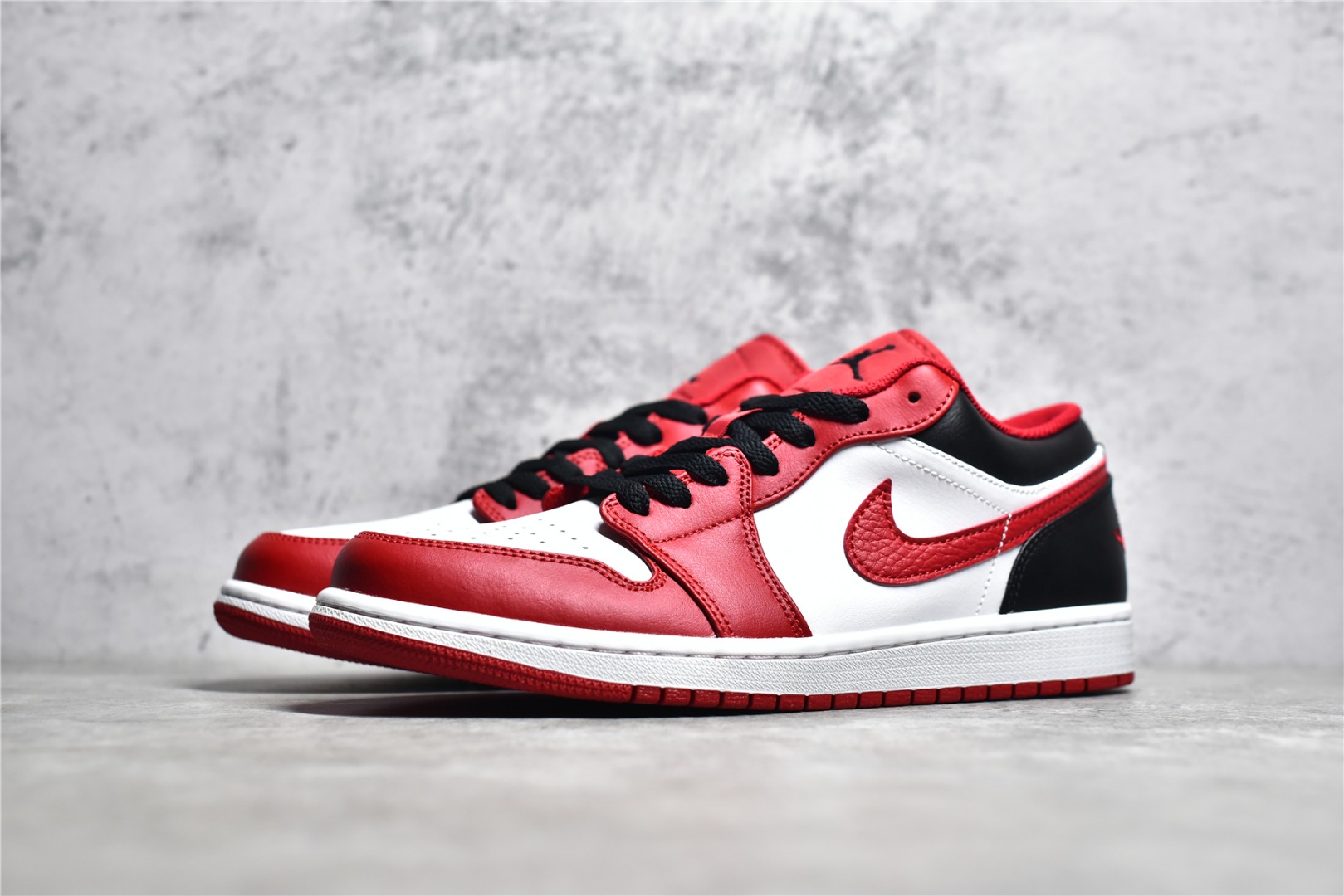 AIR JORDAN 1 WHITE RED BLACK LOW TOP