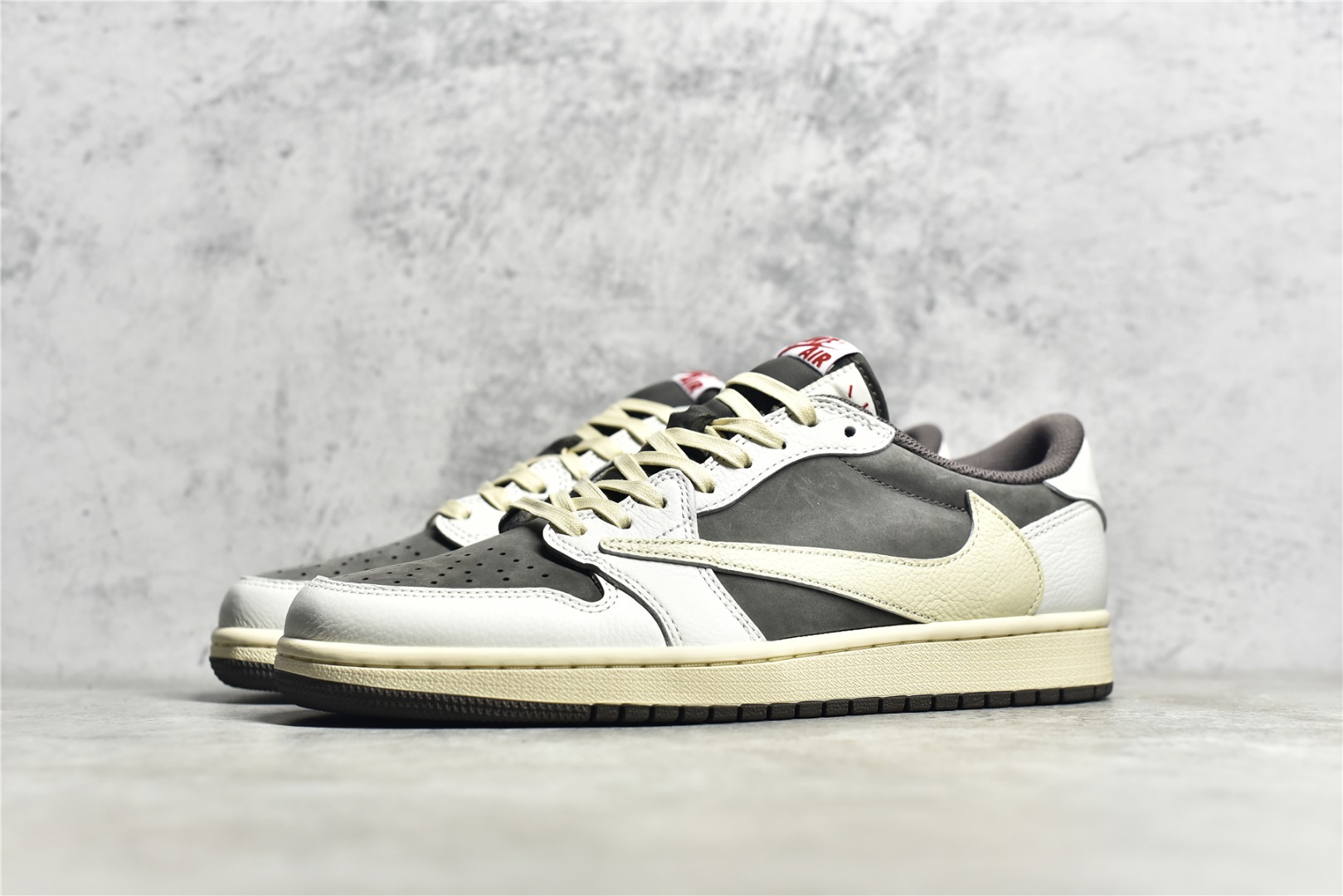 AIR JORDAN 1 X TRAVIS SCOTT WHITE BROWN