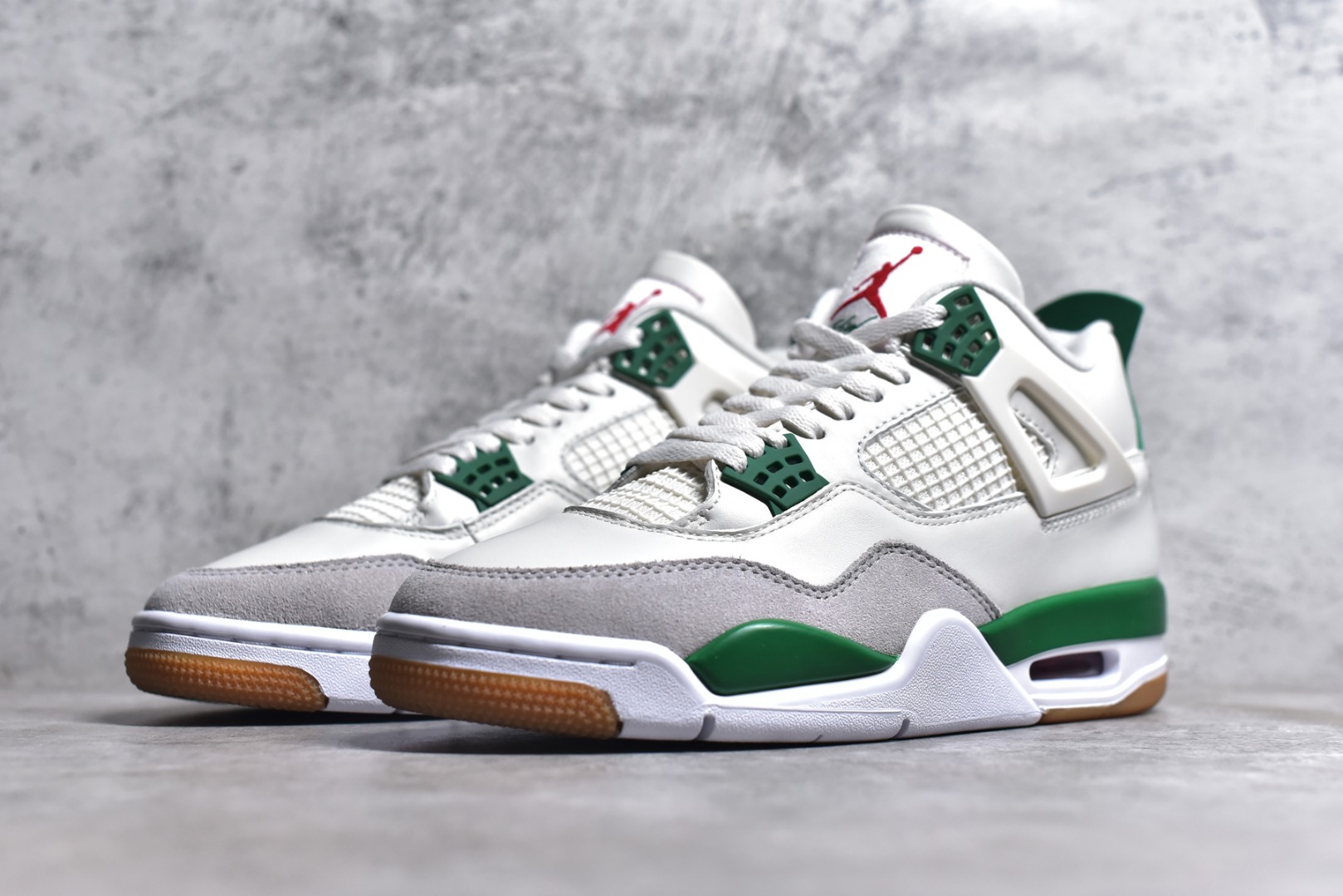 NK SB X AIR JORDAN 4 "PINE GREEN