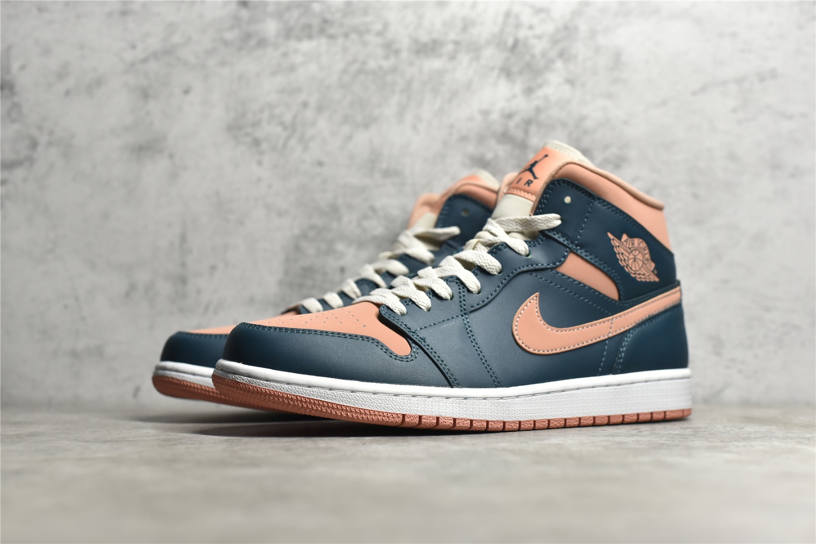 AIR JORDAN 1 MID BLUE ORANGE