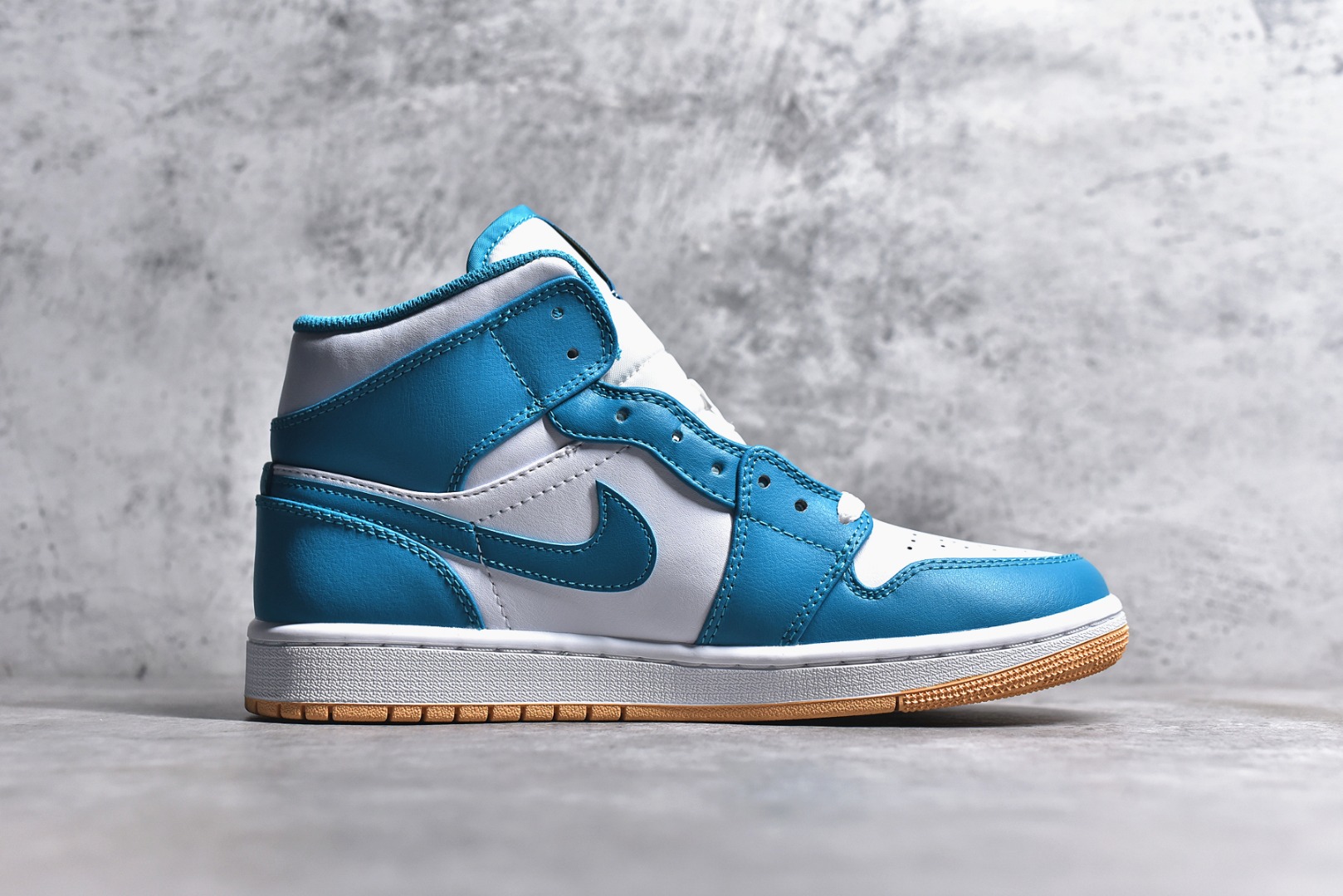 AIR JORDAN 1 MID WHITE BLUE