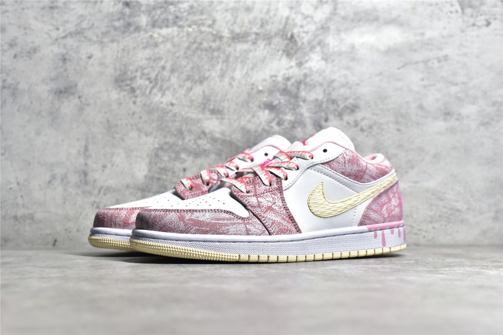 AIR JORDAN AJ1 LOW TOP PINK ICE CREAM