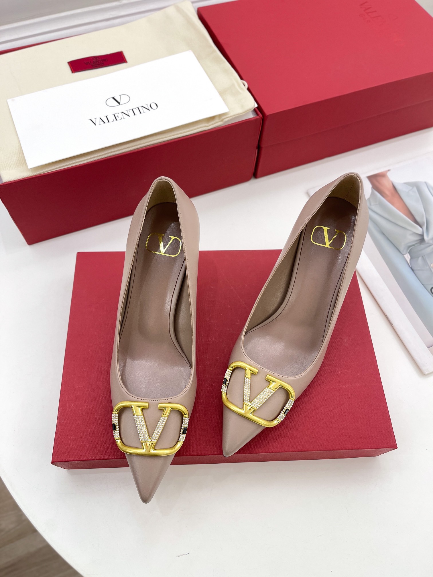 VALENTINO 2021/SS NEW VALENTINO 2022 SPRING AND SUMMER NEW LARGE V DIAMOND BUCKLE HIGH HEELS ON THE NEW