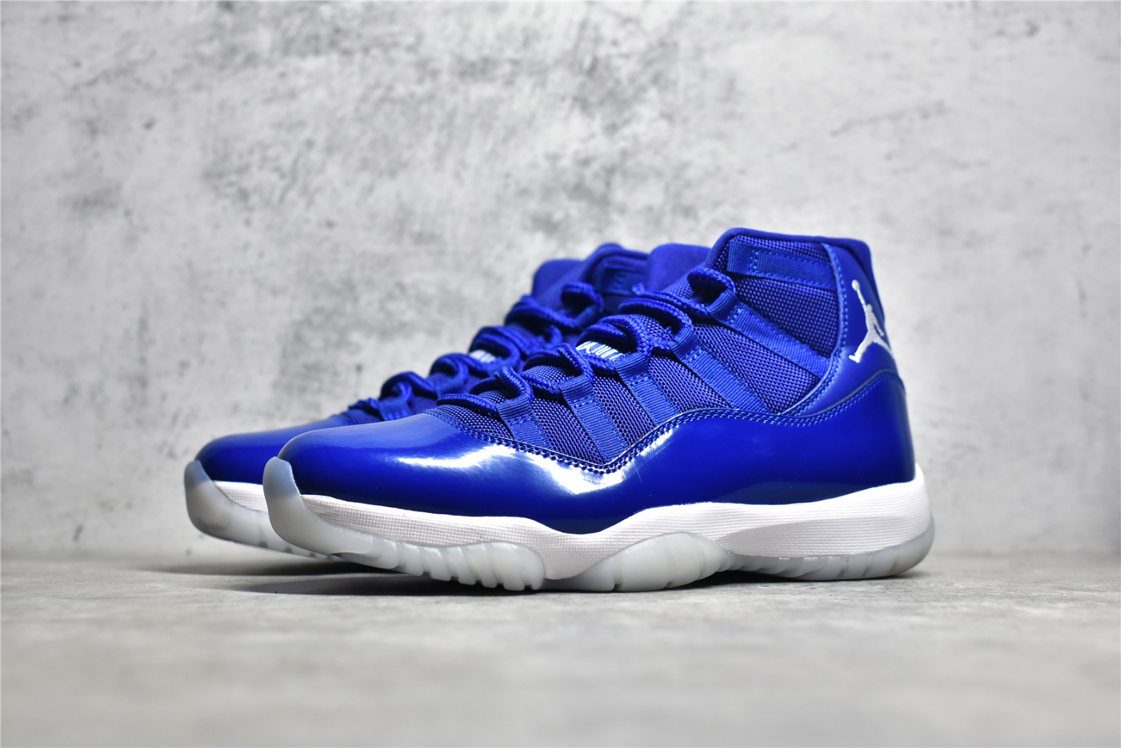 AIR JORDAN 11 RETRO HIGH TOP BLUE