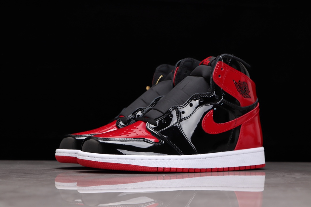 AIR JORDAN 1 BLACK AND RED