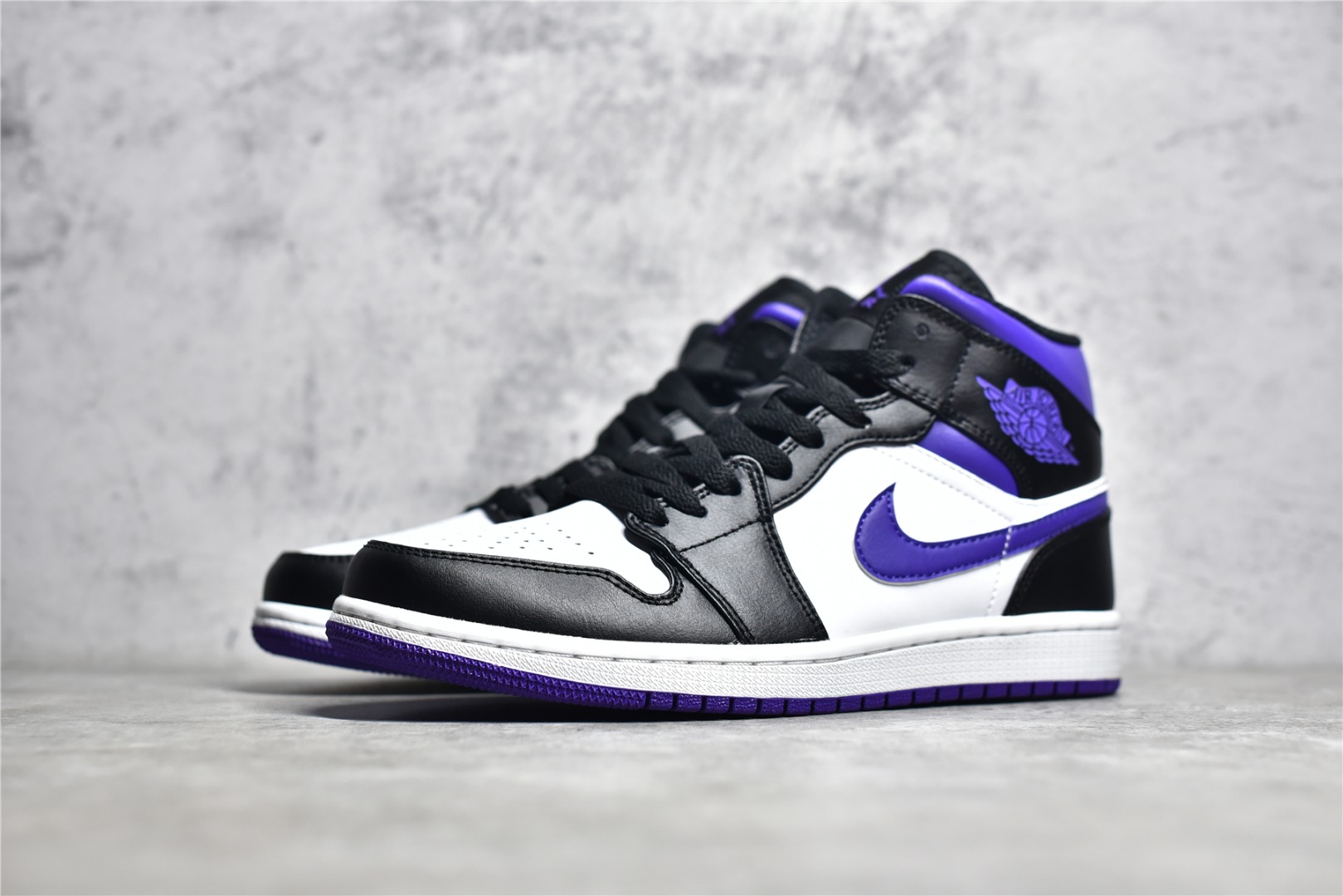 AIR JORDAN 1 MID BLACK PURPLE