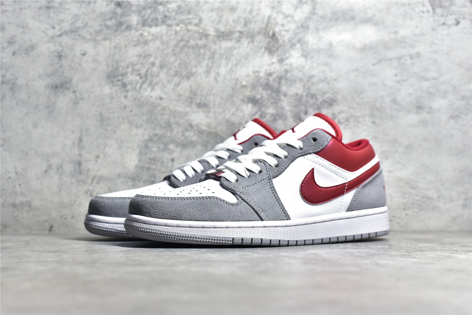 AIR JORDAN AJ1 LOW TOP GREY WHITE RED