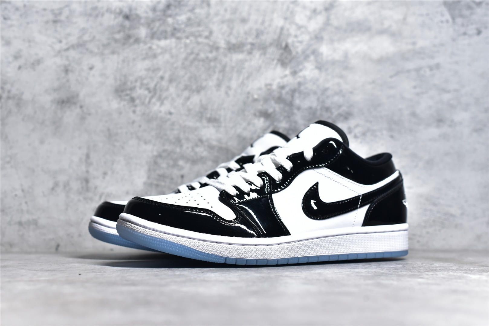 AIR JORDAN 1 LOW TOP PANDA PATENT LEATHER