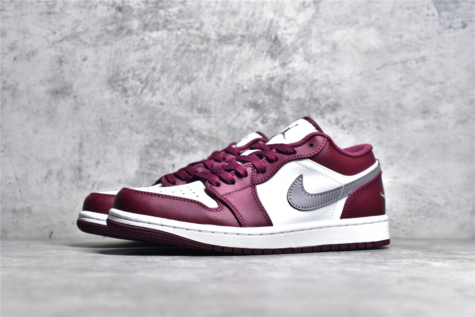 AIR JORDAN 1 LOW BURGUNDY