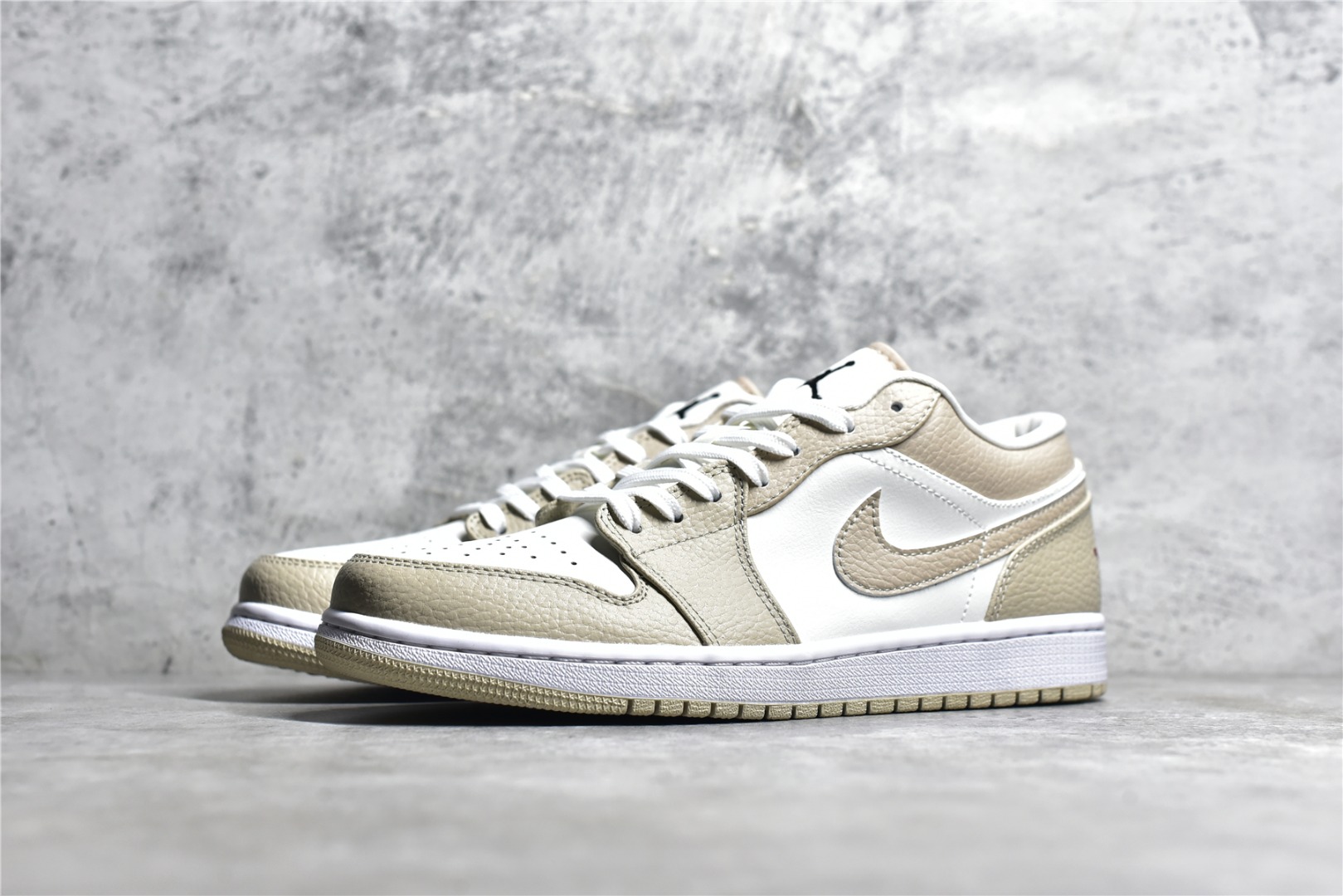 AIR JORDAN 1 LOW BEIGE