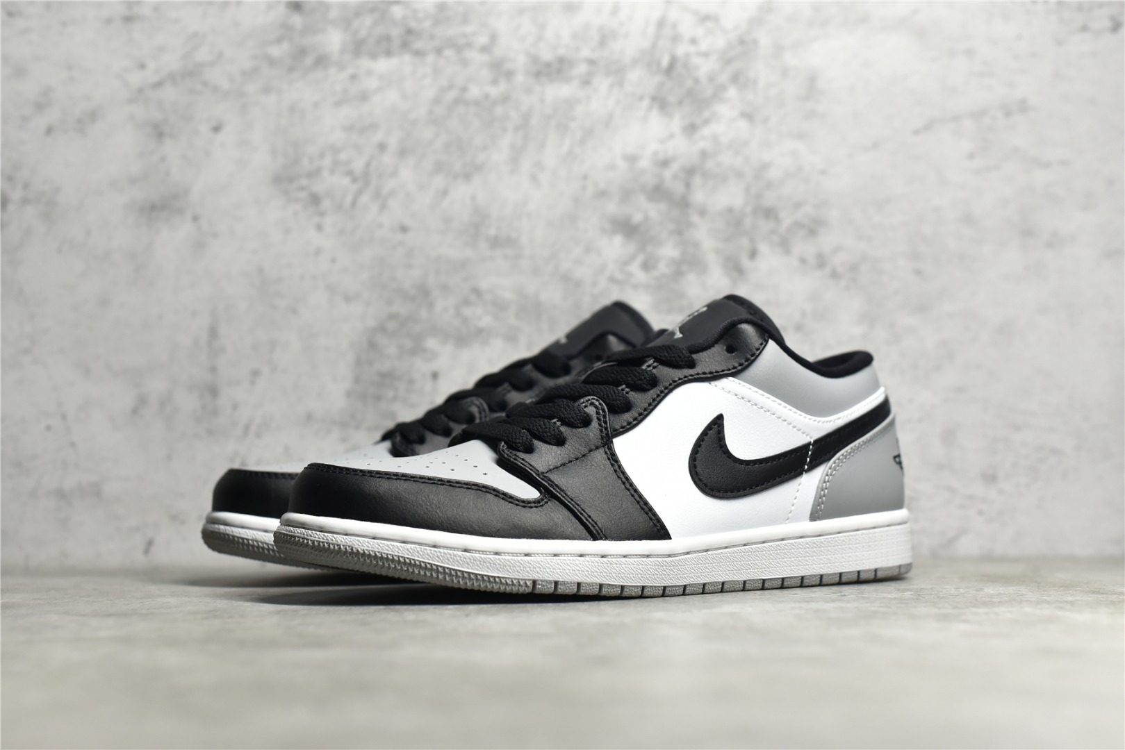 AIR JORDAN 1 GREY AND BLACK LOW TOP