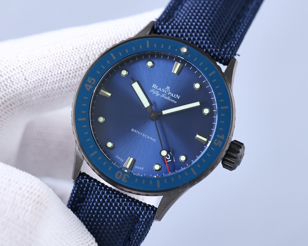 BLANCPAIN - THIS FUNCTIONAL WATCH COMES FROM THE CLASSIC BLANCPAIN COLLECTION